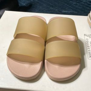 Vince slides!Gently worn once!